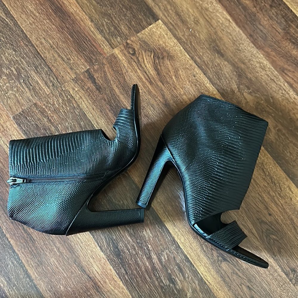 VINCE sansa embossed boots size 7 - Picture 5 of 10